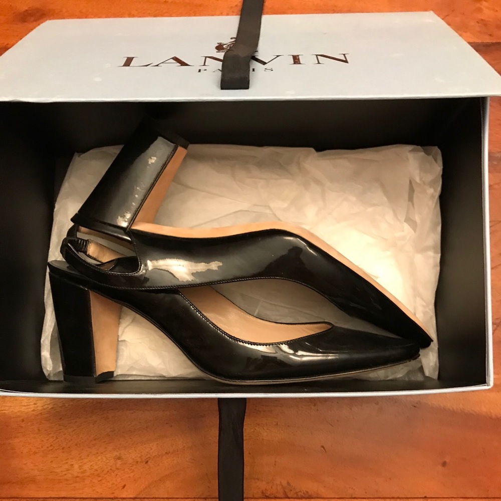 Black Manolo Blahnik heels